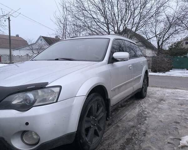 Сірий Субару Аутбек, об'ємом двигуна 3 л та пробігом 260 тис. км за 5800 $, фото 1 на Automoto.ua