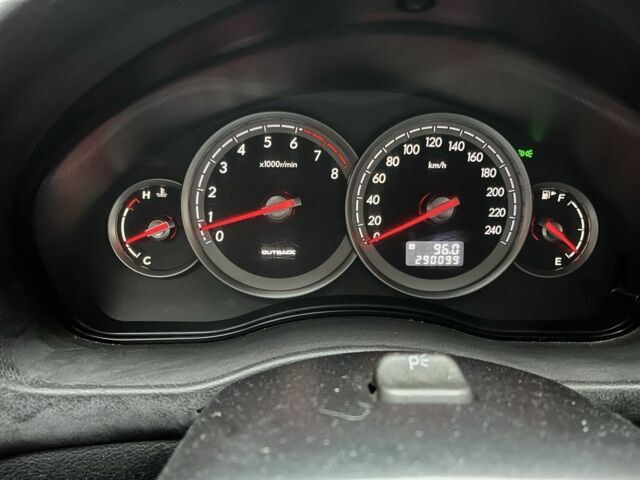 Серый Субару Аутбек, объемом двигателя 2.5 л и пробегом 290 тыс. км за 6000 $, фото 1 на Automoto.ua