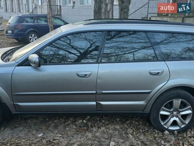 Сірий Субару Аутбек, об'ємом двигуна 3 л та пробігом 301 тис. км за 6300 $, фото 1 на Automoto.ua