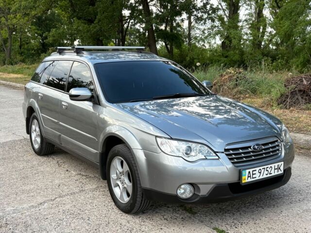 Серый Субару Аутбек, объемом двигателя 2.5 л и пробегом 303 тыс. км за 6499 $, фото 1 на Automoto.ua