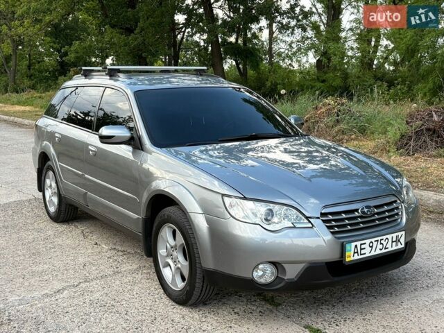 Сірий Субару Аутбек, об'ємом двигуна 2.5 л та пробігом 303 тис. км за 6499 $, фото 1 на Automoto.ua