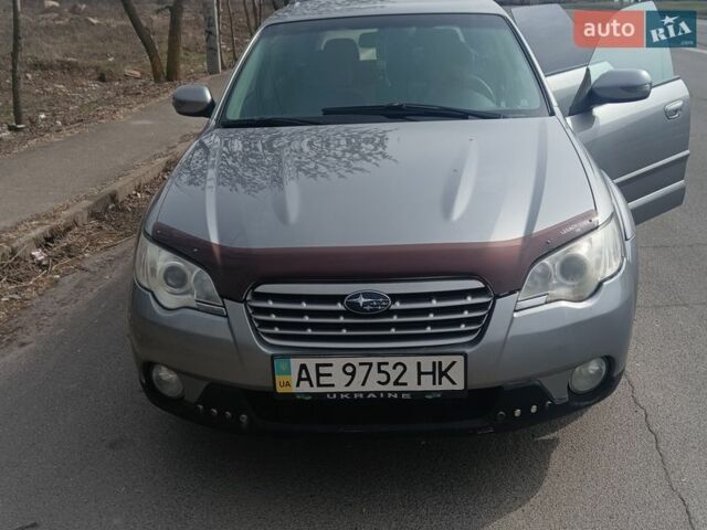 Сірий Субару Аутбек, об'ємом двигуна 2.46 л та пробігом 300 тис. км за 5700 $, фото 1 на Automoto.ua