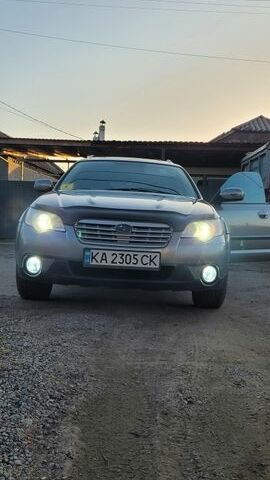 Серый Субару Аутбек, объемом двигателя 2.46 л и пробегом 331 тыс. км за 6800 $, фото 1 на Automoto.ua