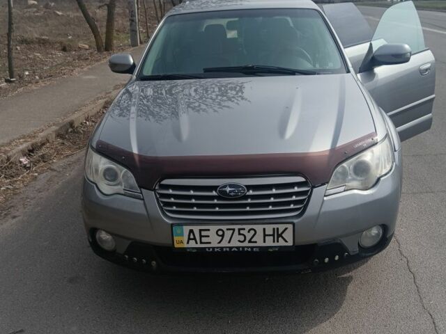 Серый Субару Аутбек, объемом двигателя 2.5 л и пробегом 300 тыс. км за 5700 $, фото 1 на Automoto.ua