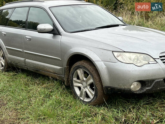 Сірий Субару Аутбек, об'ємом двигуна 2.46 л та пробігом 337 тис. км за 4900 $, фото 1 на Automoto.ua