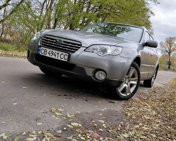 Серый Субару Аутбек, объемом двигателя 2.5 л и пробегом 300 тыс. км за 6300 $, фото 1 на Automoto.ua