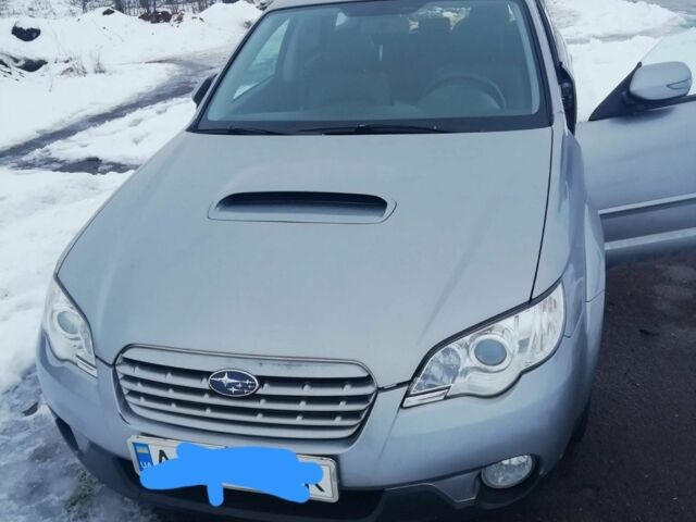 Сірий Субару Аутбек, об'ємом двигуна 2 л та пробігом 211 тис. км за 7300 $, фото 1 на Automoto.ua