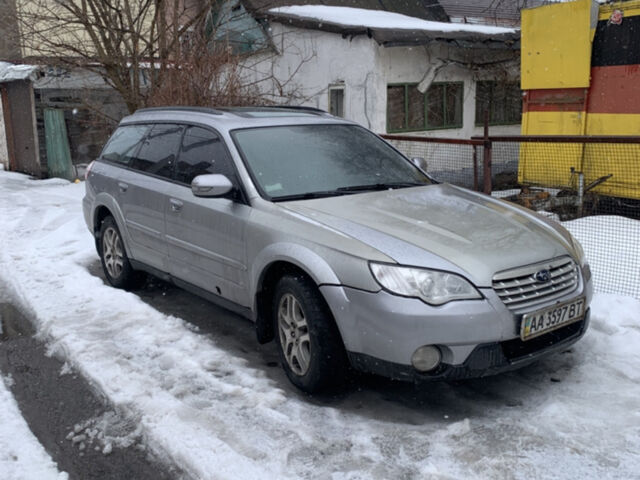 Серый Субару Аутбек, объемом двигателя 2.5 л и пробегом 250 тыс. км за 7000 $, фото 1 на Automoto.ua