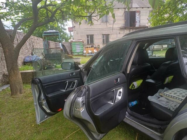 Сірий Субару Аутбек, об'ємом двигуна 2 л та пробігом 223 тис. км за 5900 $, фото 1 на Automoto.ua