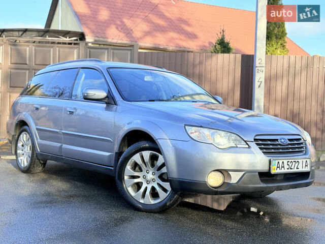 Сірий Субару Аутбек, об'ємом двигуна 3 л та пробігом 235 тис. км за 6200 $, фото 1 на Automoto.ua