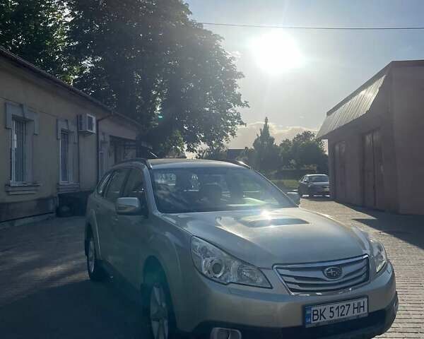 Сірий Субару Аутбек, об'ємом двигуна 2 л та пробігом 248 тис. км за 8000 $, фото 1 на Automoto.ua