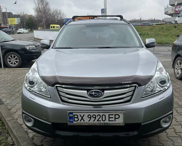 Сірий Субару Аутбек, об'ємом двигуна 2.46 л та пробігом 225 тис. км за 10300 $, фото 1 на Automoto.ua