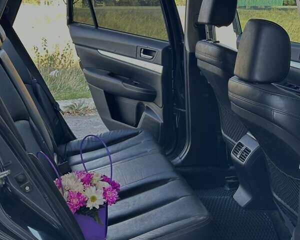 Сірий Субару Аутбек, об'ємом двигуна 2.5 л та пробігом 213 тис. км за 8900 $, фото 1 на Automoto.ua