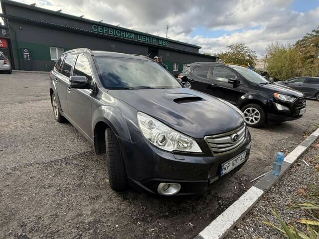 Серый Субару Аутбек, объемом двигателя 2 л и пробегом 270 тыс. км за 4000 $, фото 1 на Automoto.ua