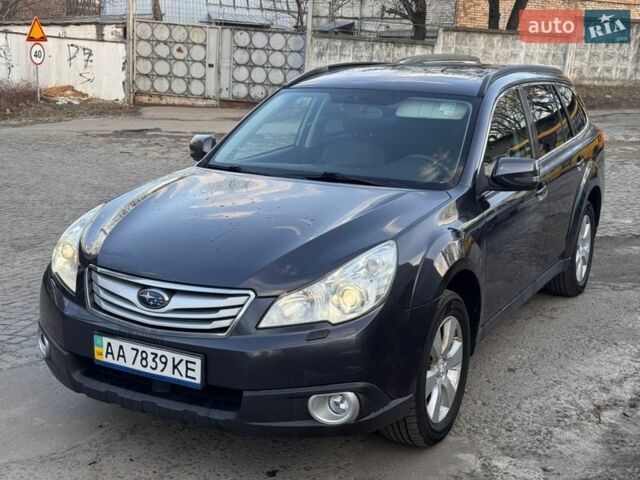Серый Субару Аутбек, объемом двигателя 2.46 л и пробегом 189 тыс. км за 8700 $, фото 1 на Automoto.ua