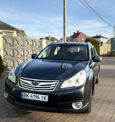 Серый Субару Аутбек, объемом двигателя 2.46 л и пробегом 206 тыс. км за 6700 $, фото 1 на Automoto.ua