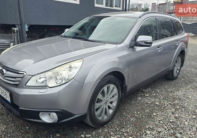 Серый Субару Аутбек, объемом двигателя 2.46 л и пробегом 225 тыс. км за 8900 $, фото 1 на Automoto.ua