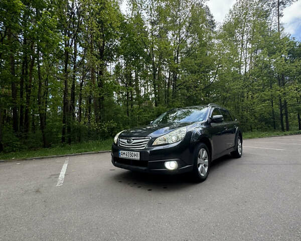 Сірий Субару Аутбек, об'ємом двигуна 2.46 л та пробігом 200 тис. км за 8700 $, фото 1 на Automoto.ua