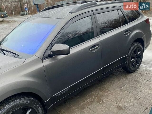 Сірий Субару Аутбек, об'ємом двигуна 2.46 л та пробігом 273 тис. км за 9500 $, фото 1 на Automoto.ua