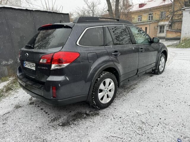 Серый Субару Аутбек, объемом двигателя 2.5 л и пробегом 300 тыс. км за 7900 $, фото 1 на Automoto.ua