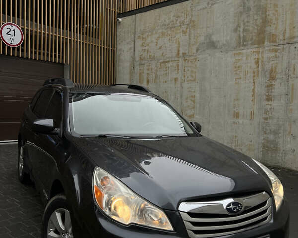 Серый Субару Аутбек, объемом двигателя 2.46 л и пробегом 225 тыс. км за 8900 $, фото 1 на Automoto.ua