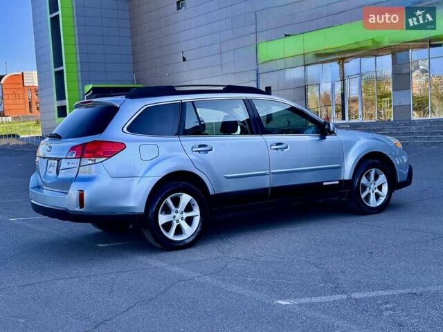 Серый Субару Аутбек, объемом двигателя 2.5 л и пробегом 130 тыс. км за 7700 $, фото 1 на Automoto.ua