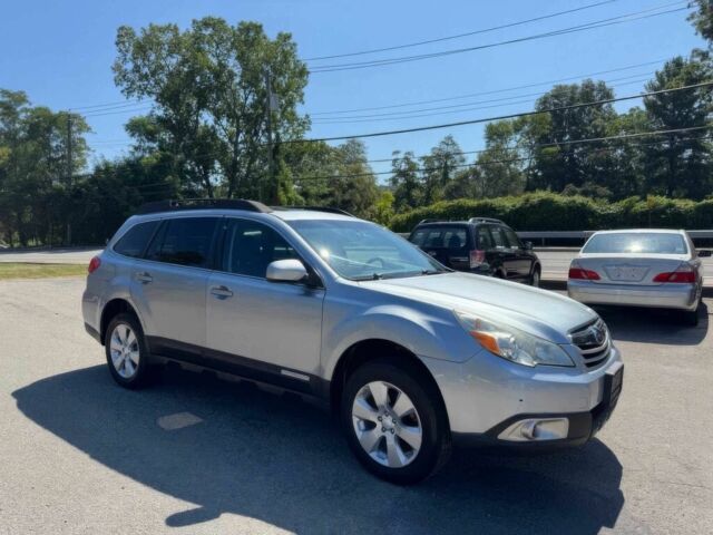 Серый Субару Аутбек, объемом двигателя 2.5 л и пробегом 81 тыс. км за 2000 $, фото 1 на Automoto.ua