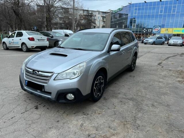 Сірий Субару Аутбек, об'ємом двигуна 2 л та пробігом 199 тис. км за 9900 $, фото 1 на Automoto.ua