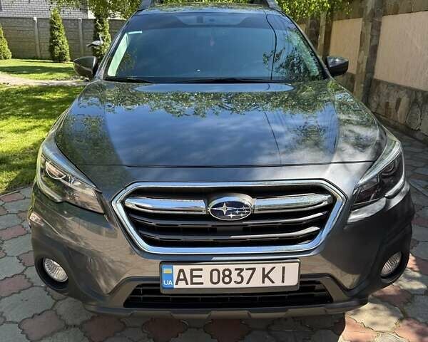 Сірий Субару Аутбек, об'ємом двигуна 2.5 л та пробігом 150 тис. км за 14999 $, фото 1 на Automoto.ua