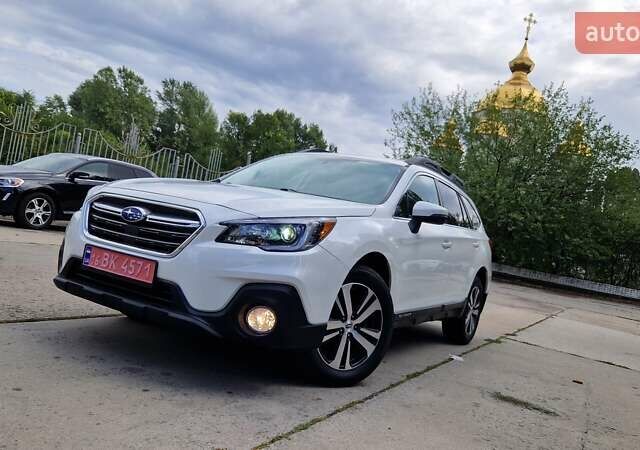 Серый Субару Аутбек, объемом двигателя 2.5 л и пробегом 107 тыс. км за 18000 $, фото 1 на Automoto.ua