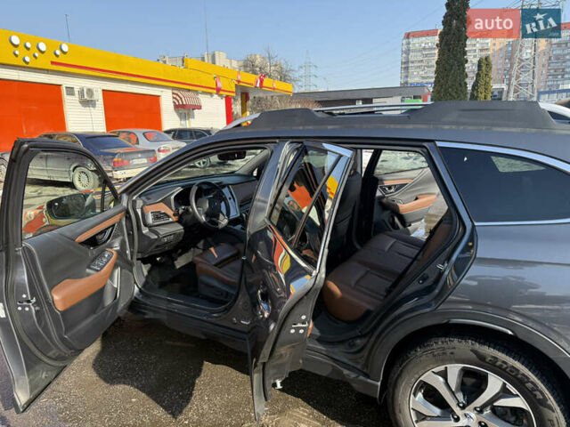 Сірий Субару Аутбек, об'ємом двигуна 2.39 л та пробігом 57 тис. км за 28000 $, фото 1 на Automoto.ua
