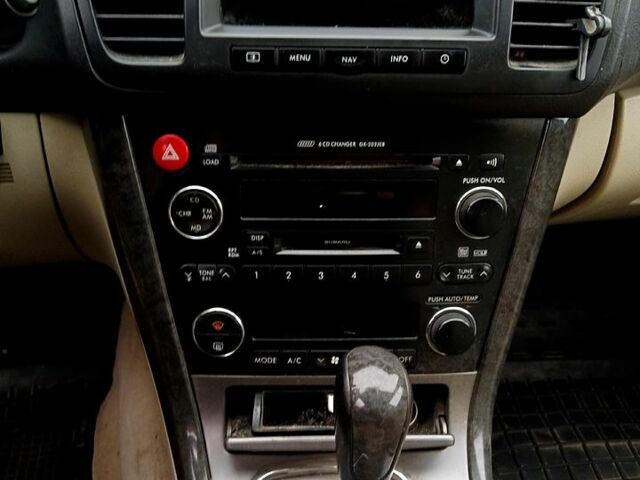 Серый Субару Аутбек, объемом двигателя 3 л и пробегом 270 тыс. км за 5500 $, фото 1 на Automoto.ua