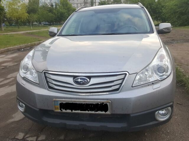 Сірий Субару Аутбек, об'ємом двигуна 2 л та пробігом 195 тис. км за 13100 $, фото 1 на Automoto.ua