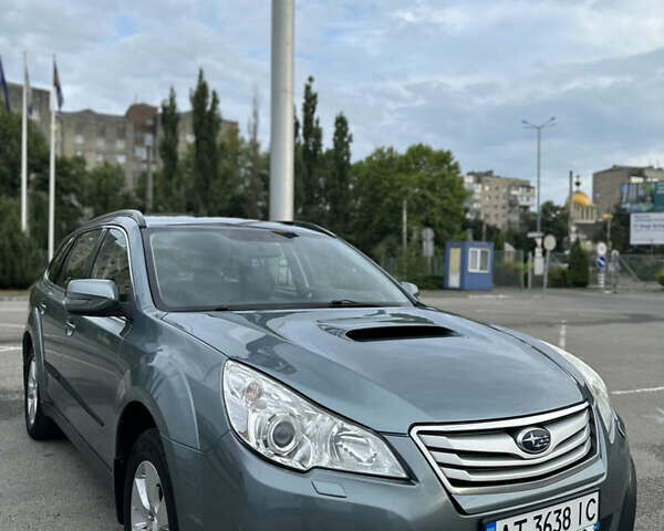 Синий Субару Аутбек, объемом двигателя 2 л и пробегом 294 тыс. км за 8500 $, фото 1 на Automoto.ua