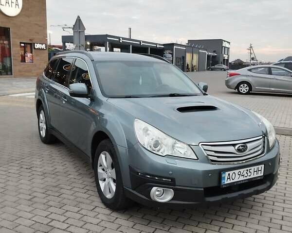 Зелений Субару Аутбек, об'ємом двигуна 2 л та пробігом 315 тис. км за 8400 $, фото 1 на Automoto.ua