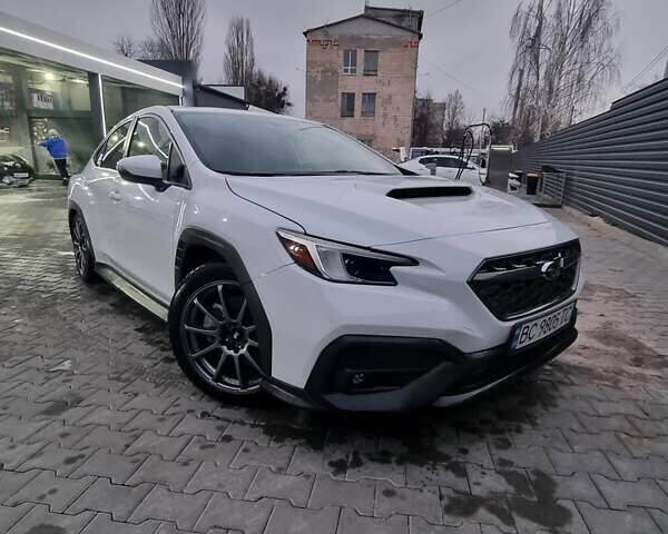 Белый Субару ВРХ, объемом двигателя 2.39 л и пробегом 31 тыс. км за 27500 $, фото 1 на Automoto.ua