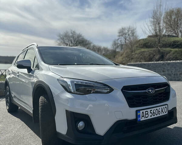 Білий Субару ХВ, об'ємом двигуна 2 л та пробігом 173 тис. км за 18000 $, фото 1 на Automoto.ua
