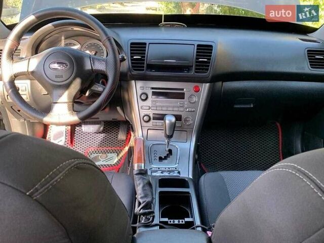 Черный Субару Legacy Outback, объемом двигателя 2.5 л и пробегом 280 тыс. км за 5500 $, фото 1 на Automoto.ua
