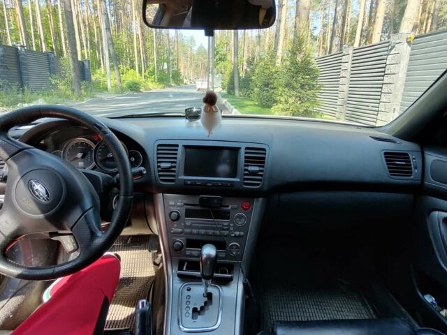 Серый Субару Legacy Outback, объемом двигателя 2.5 л и пробегом 507 тыс. км за 6500 $, фото 1 на Automoto.ua