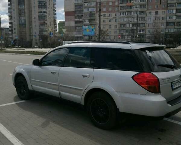 Серый Субару Legacy Outback, объемом двигателя 2.5 л и пробегом 240 тыс. км за 4700 $, фото 1 на Automoto.ua