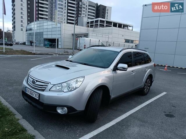 Серый Субару Legacy Outback, объемом двигателя 2 л и пробегом 237 тыс. км за 9900 $, фото 1 на Automoto.ua