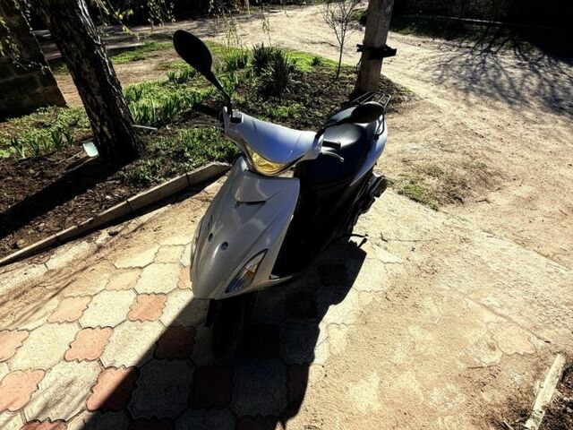 Сузуки Адресс, объемом двигателя 0.13 л и пробегом 0 тыс. км за 1238 $, фото 1 на Automoto.ua
