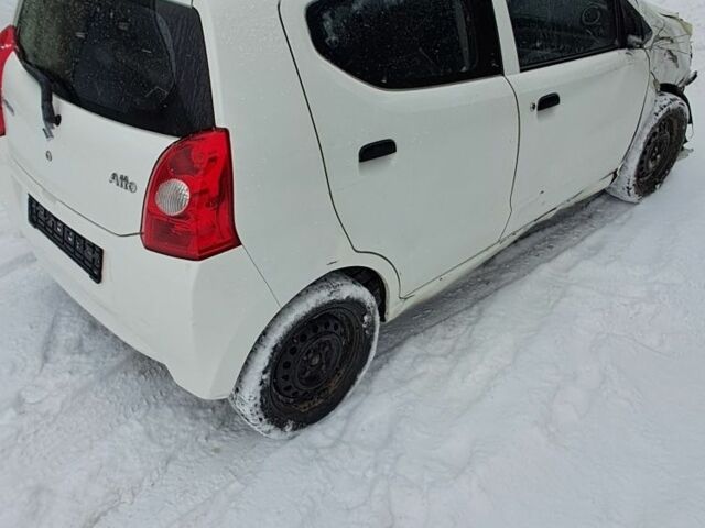 Белый Сузуки Альто, объемом двигателя 1 л и пробегом 130 тыс. км за 1100 $, фото 1 на Automoto.ua