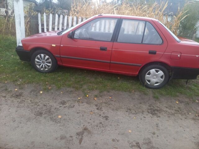 Червоний Сузукі Церво, об'ємом двигуна 1.3 л та пробігом 15 тис. км за 1000 $, фото 1 на Automoto.ua