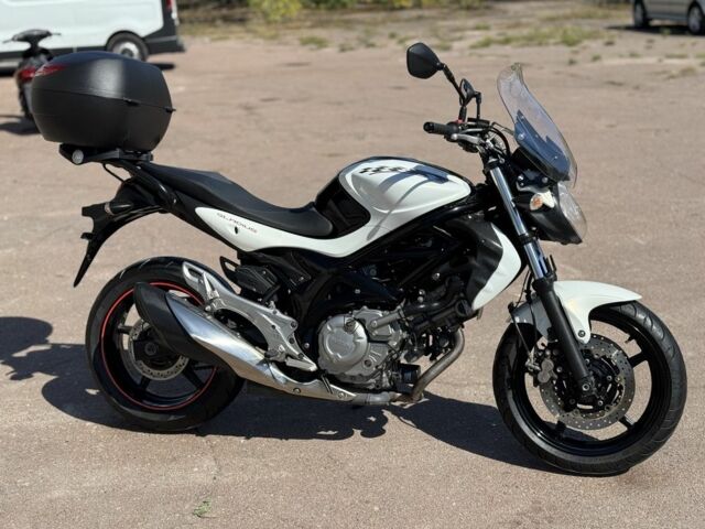 Сузукі Інша, об'ємом двигуна 0.4 л та пробігом 0 тис. км за 3800 $, фото 1 на Automoto.ua