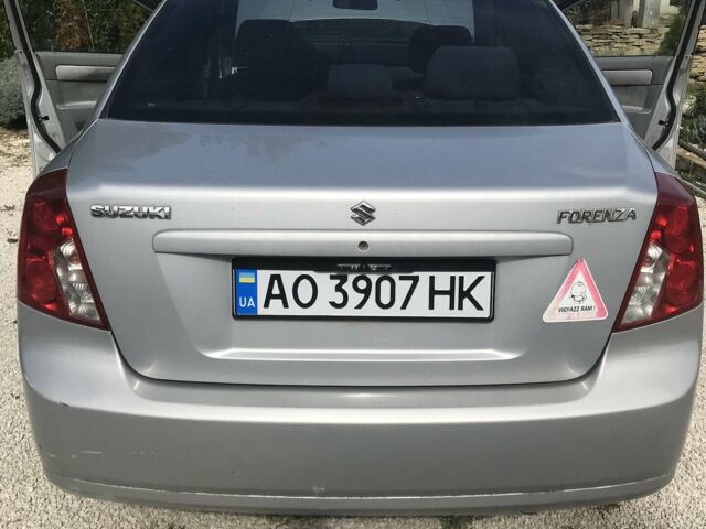 Сірий Сузукі Форенза, об'ємом двигуна 2 л та пробігом 120 тис. км за 3500 $, фото 1 на Automoto.ua