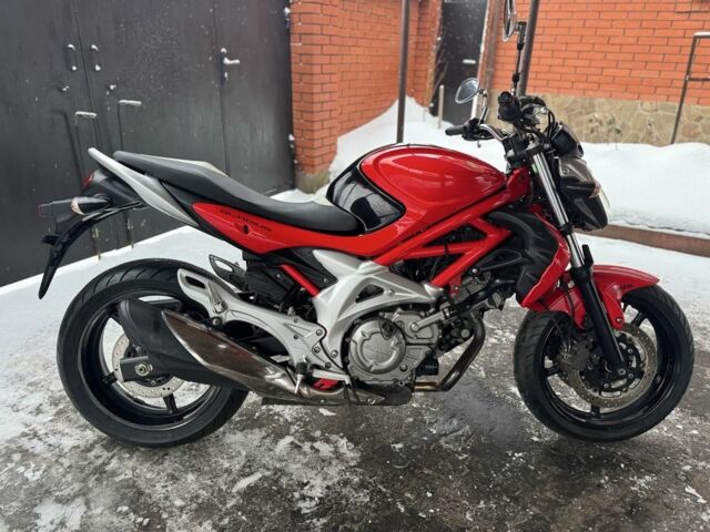 Сузуки Гладиус, объемом двигателя 0.4 л и пробегом 0 тыс. км за 4000 $, фото 1 на Automoto.ua