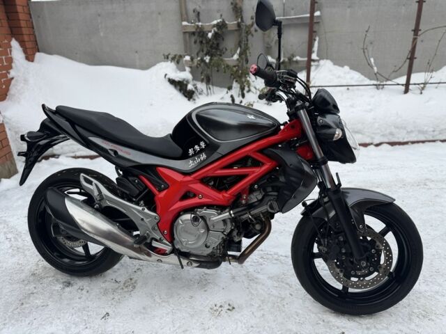 Сузуки Гладиус, объемом двигателя 0.4 л и пробегом 0 тыс. км за 3600 $, фото 1 на Automoto.ua