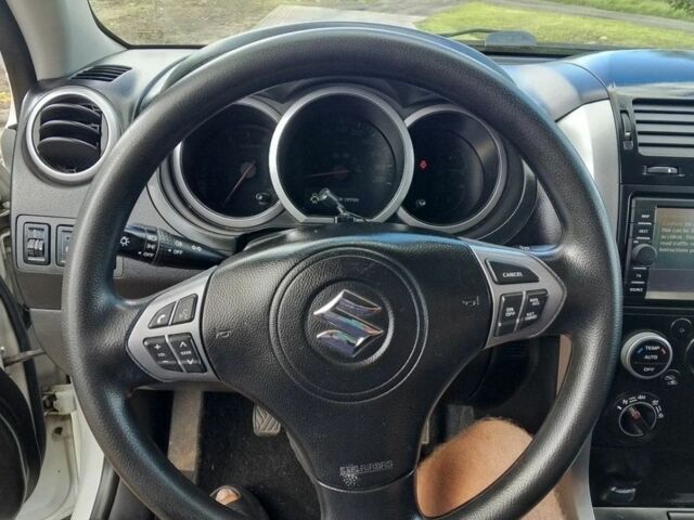 Белый Сузуки Гранд Витара, объемом двигателя 0 л и пробегом 230 тыс. км за 1793 $, фото 1 на Automoto.ua