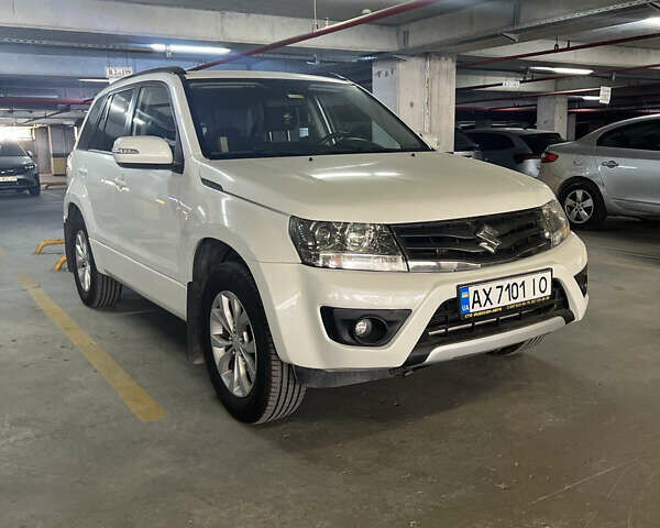 Белый Сузуки Гранд Витара, объемом двигателя 2.39 л и пробегом 91 тыс. км за 13000 $, фото 1 на Automoto.ua